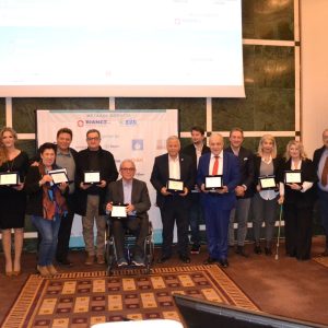 ΦΩΤΟ απονομής πλακετών σε φορείς